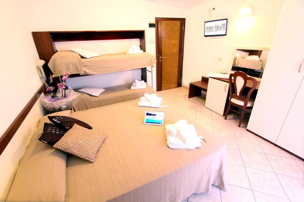 Hotel Misano มิซาโน อาดรีอาติโก ภายนอก รูปภาพ