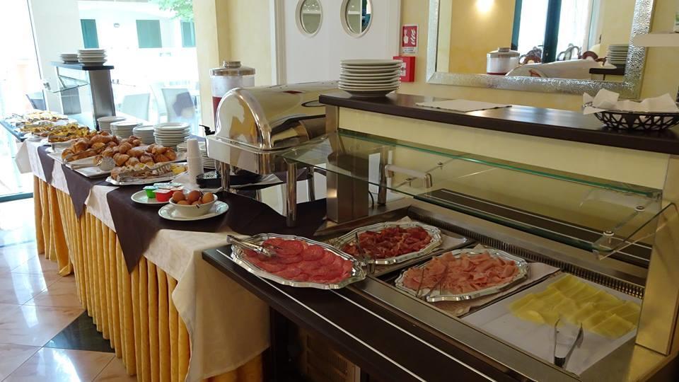 Hotel Misano มิซาโน อาดรีอาติโก ภายนอก รูปภาพ
