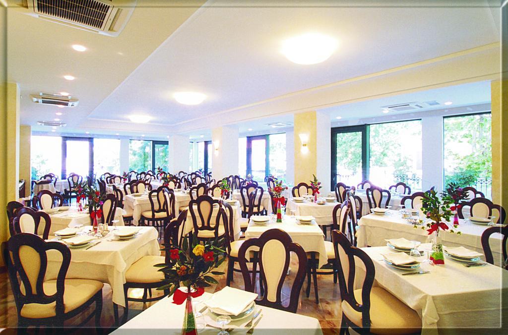 Hotel Misano มิซาโน อาดรีอาติโก ภายนอก รูปภาพ